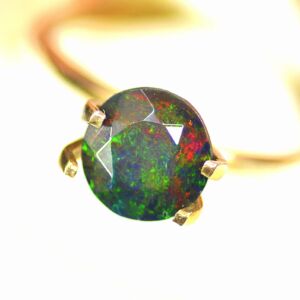 Etiopski opal czarny 8,1 mm na pierścionek