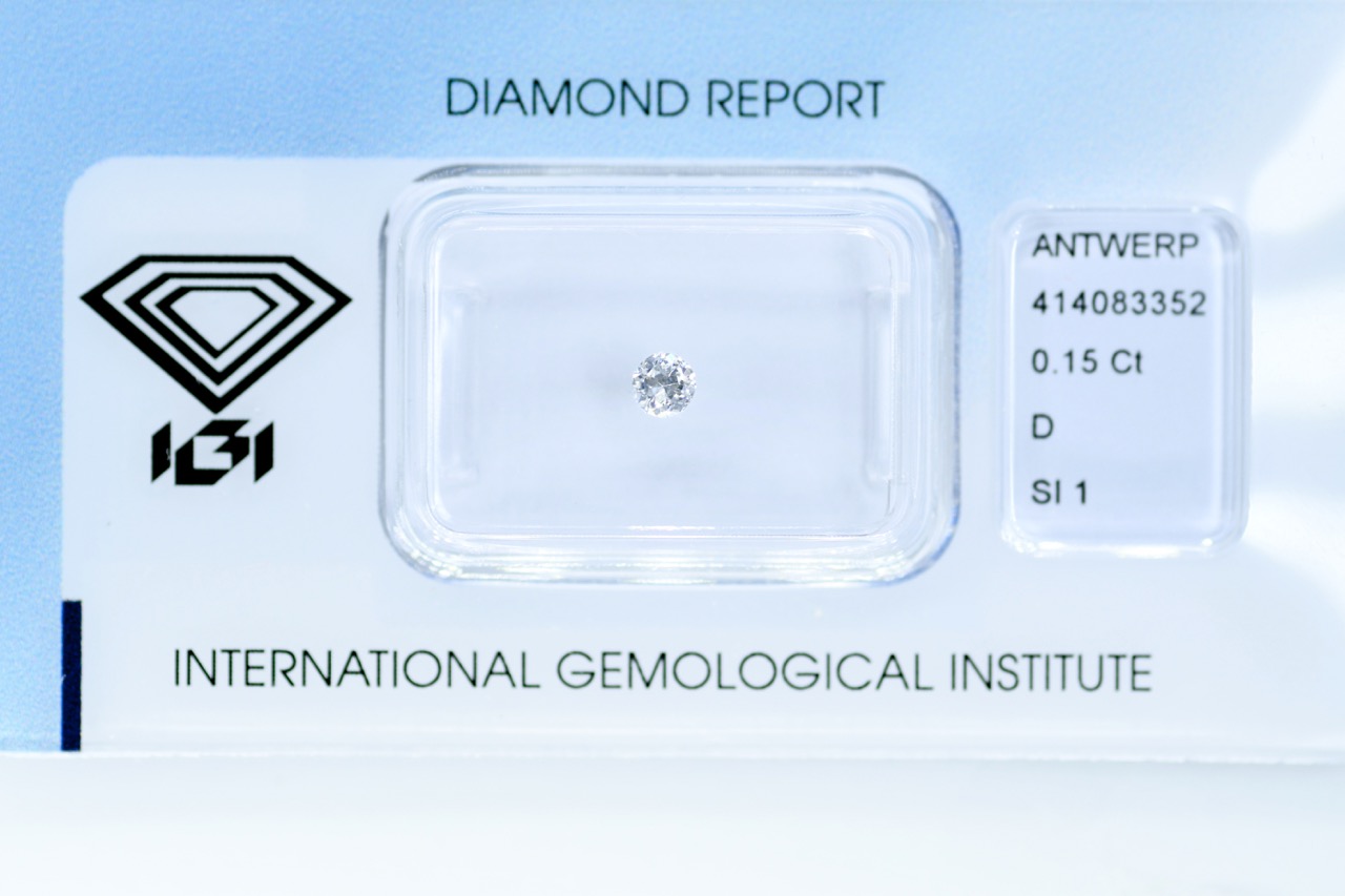 Diament na pierścionek zaręczynowy 0,15ct SI1 D IGI
