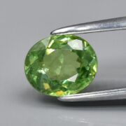 Demantoid granat rzadki kamień szlachetny