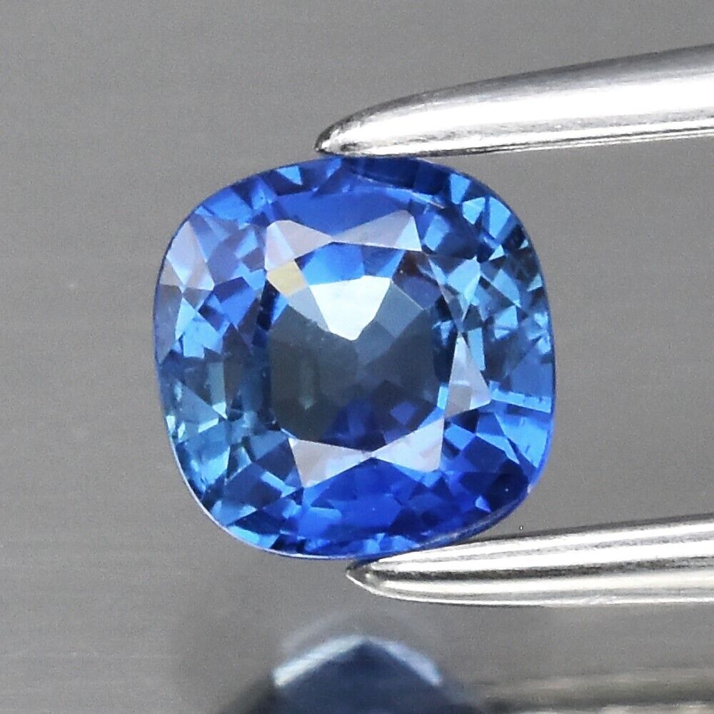 Szafir niebieski kamień szlachetny na pierścionek 4.2mm