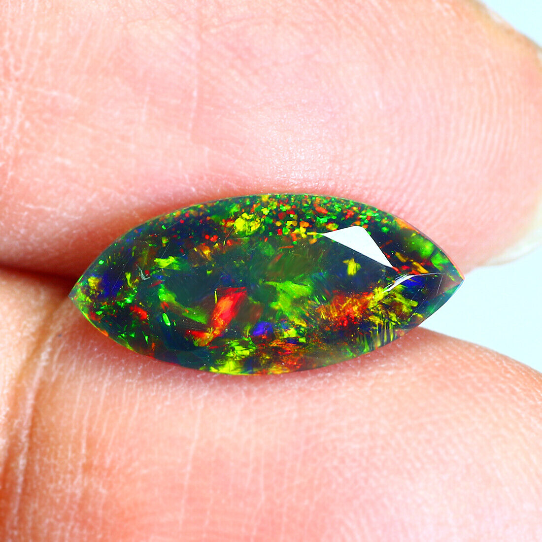 Etiopski opal czarny 1,5 ct na pierścionek