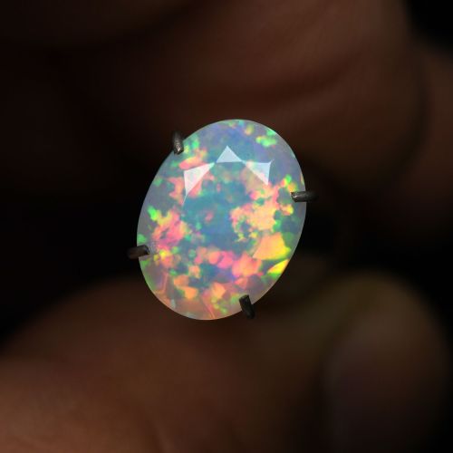 Etiopski opal 1,24ct na okolicznościowy pierścionek