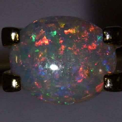 Australijski opal 0,33ct na okolicznościowy pierścionek