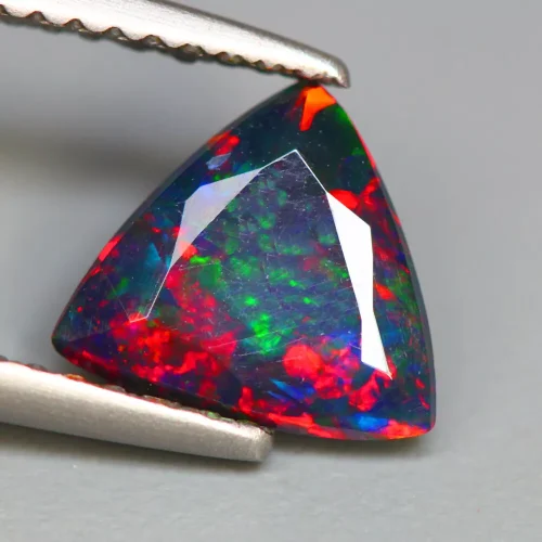 Opal czarny etiopski 0,88ct na pierścionek