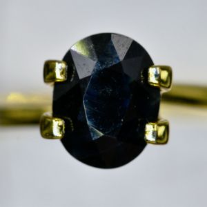 Szafir czarny kamień szlachetny 1.10ct na pierścionek