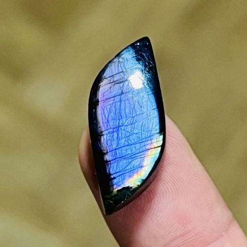 Labradoryt kaboszon kamień ozdobny na wisiorek