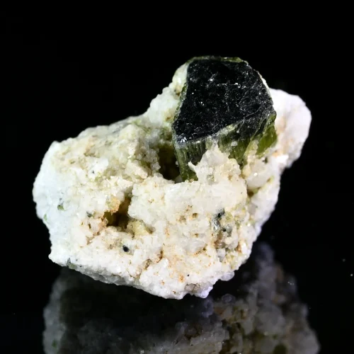 Turmalin minerał okaz kolekcjonerski