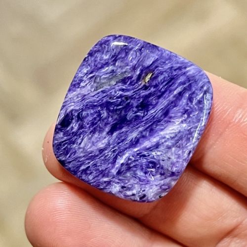 Czaroit kaboszon kamień do oprawy 31 x 28 mm