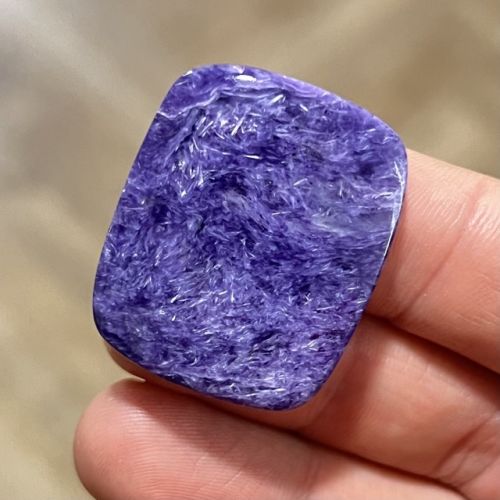 Czaroit kaboszon kamień do oprawy 34×28 mm