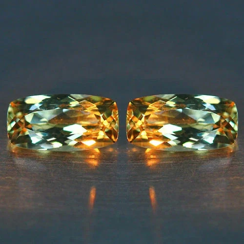 Zultanit kamień szlachetny na pierścionek 8.5 x 4.2 mm para