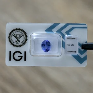 Tanzanit 4,32ct z certyfikatem IGI na pierścionek