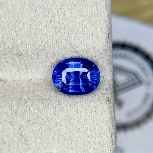 Szafir kamień szlachetny na pierścionek 8x6mm 1,82ct certyfikat IGI